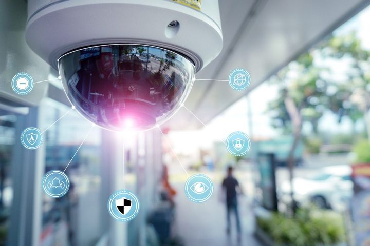 A Guide to Choosing an AI-Powered Security Camera