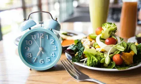 Intermittent Fasting for Weight Loss: Schedules for Women, Guidance for Men, and Meal Planning Tips